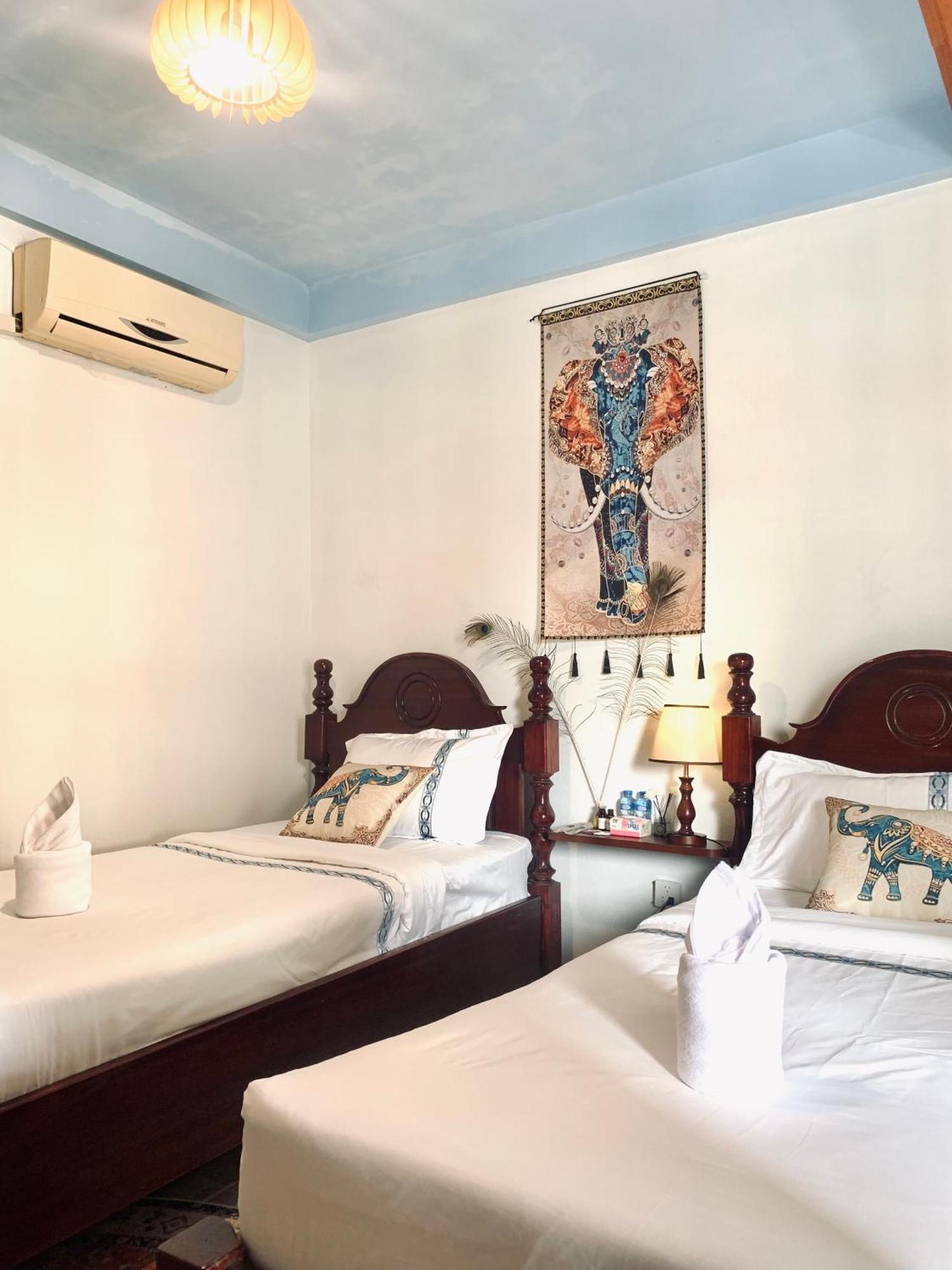 Vangvieng Pool House Hotel Ванг-Виенг Экстерьер фото