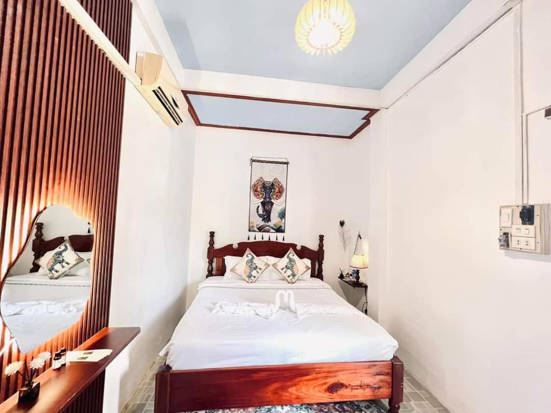Vangvieng Pool House Hotel Ванг-Виенг Экстерьер фото