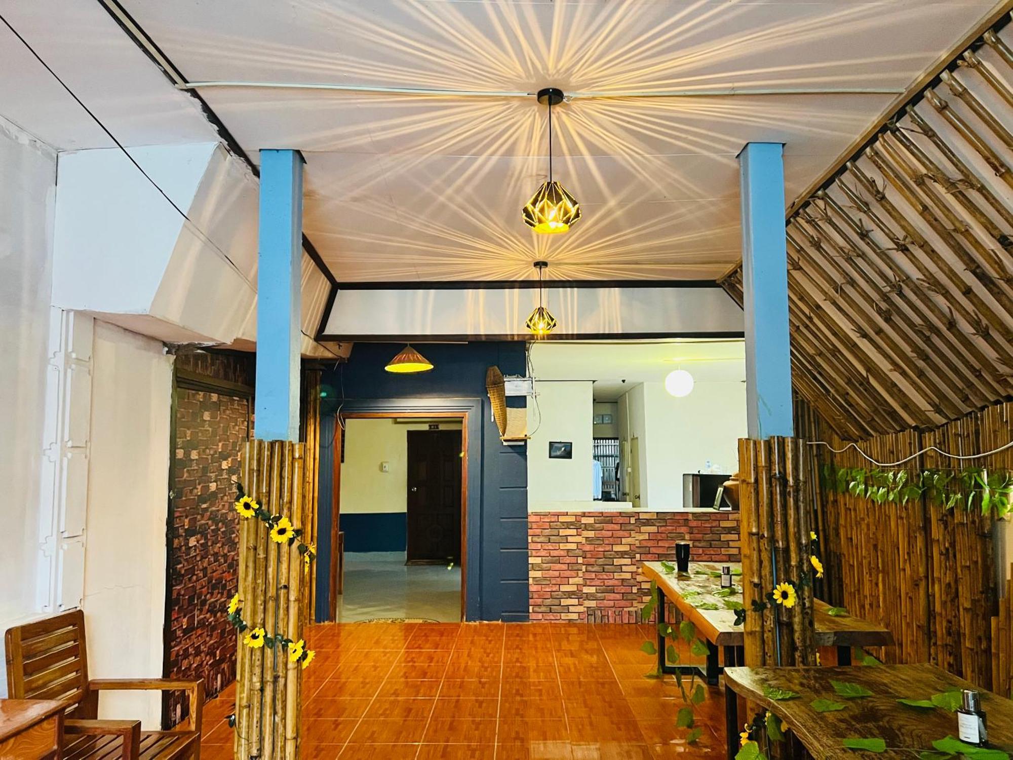 Vangvieng Pool House Hotel Ванг-Виенг Экстерьер фото